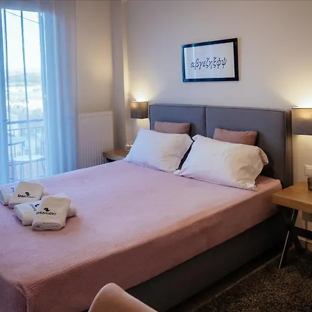 מלון Leto Nuevo נאפפליו